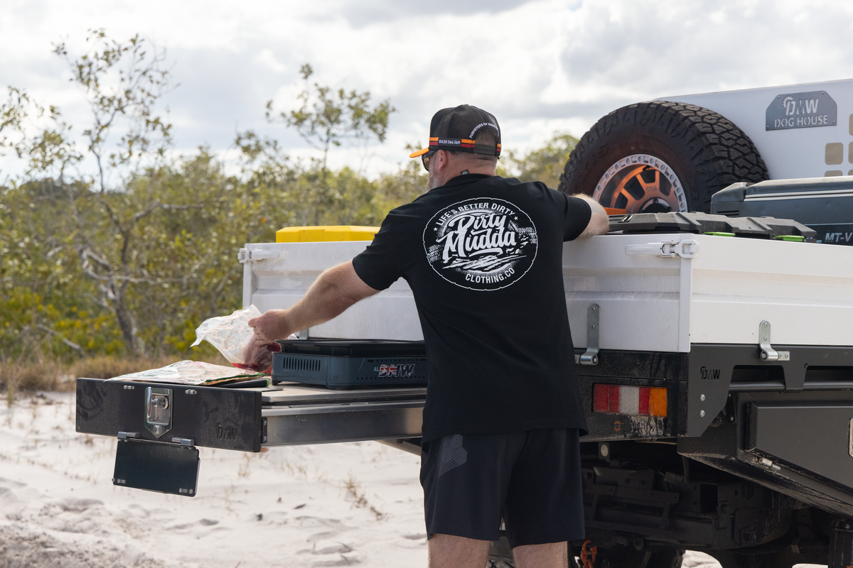 Dirty Mudda Black White Logo (Men's)